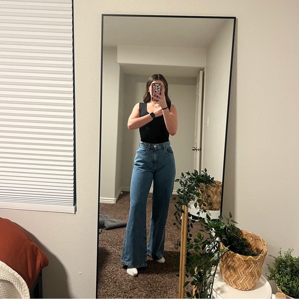 super trendy cotton on jeans! never worn!! size 4